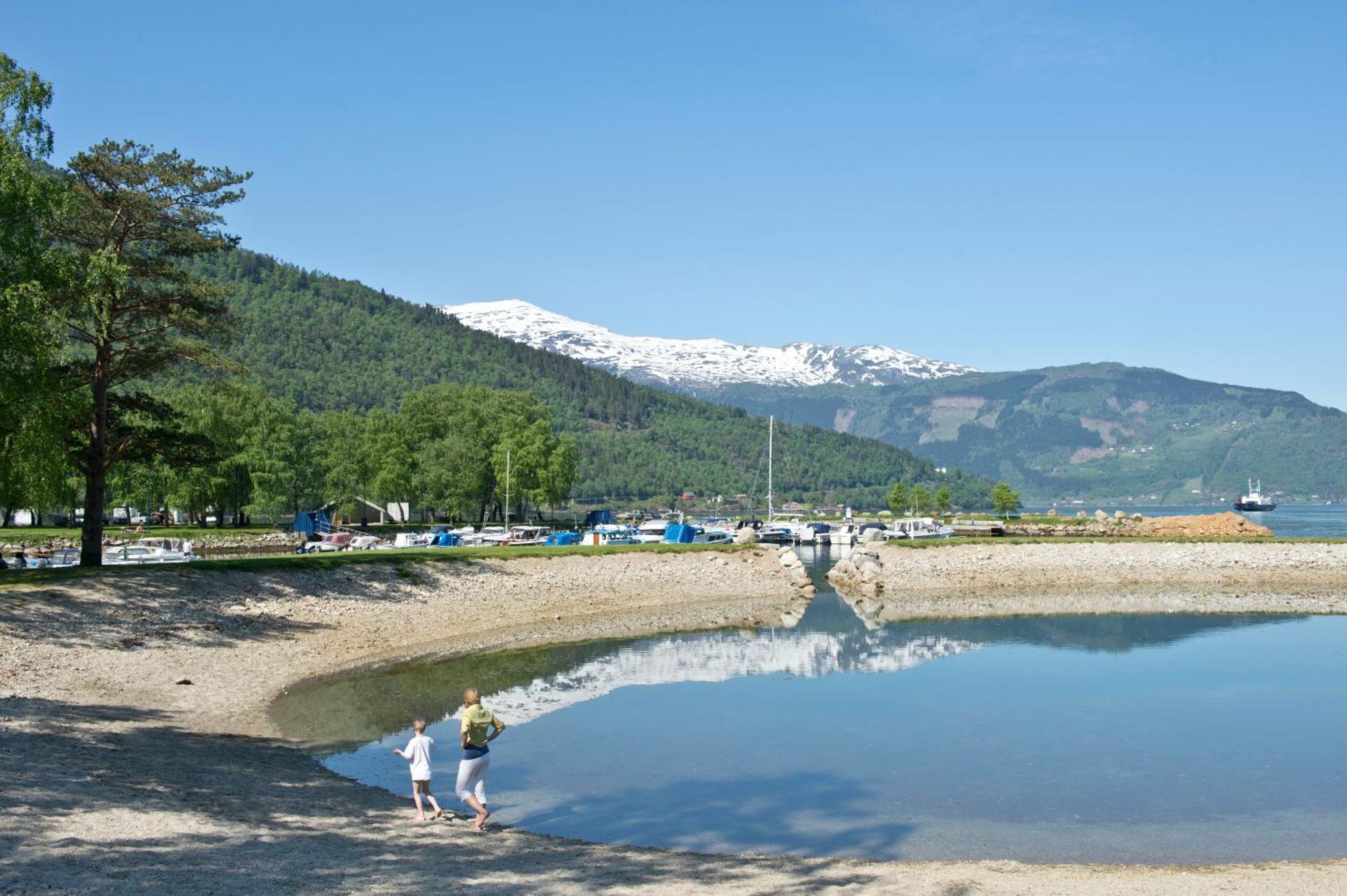 Kinsarvik Camping Hotel Exterior photo