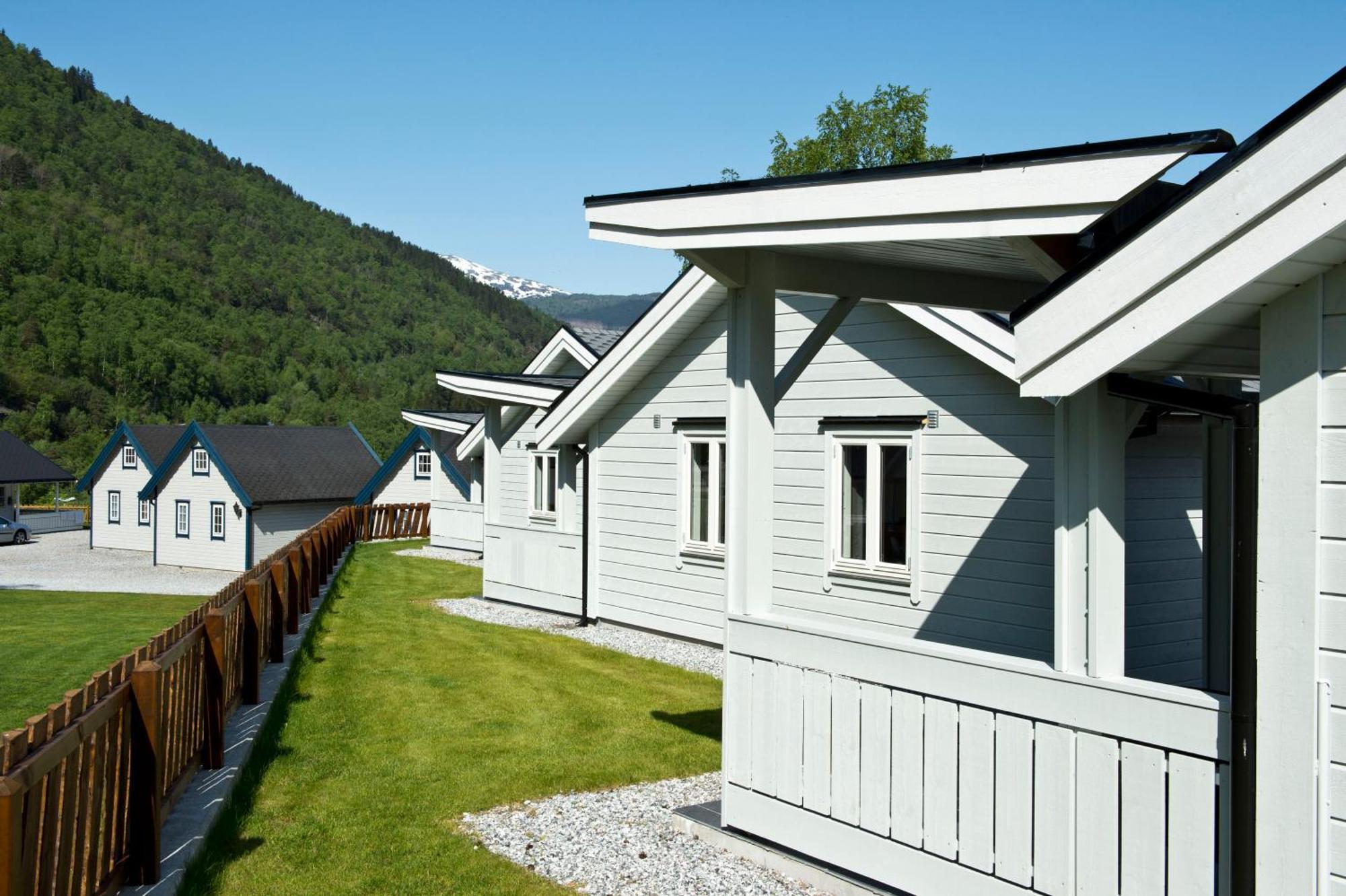 Kinsarvik Camping Hotel Exterior photo